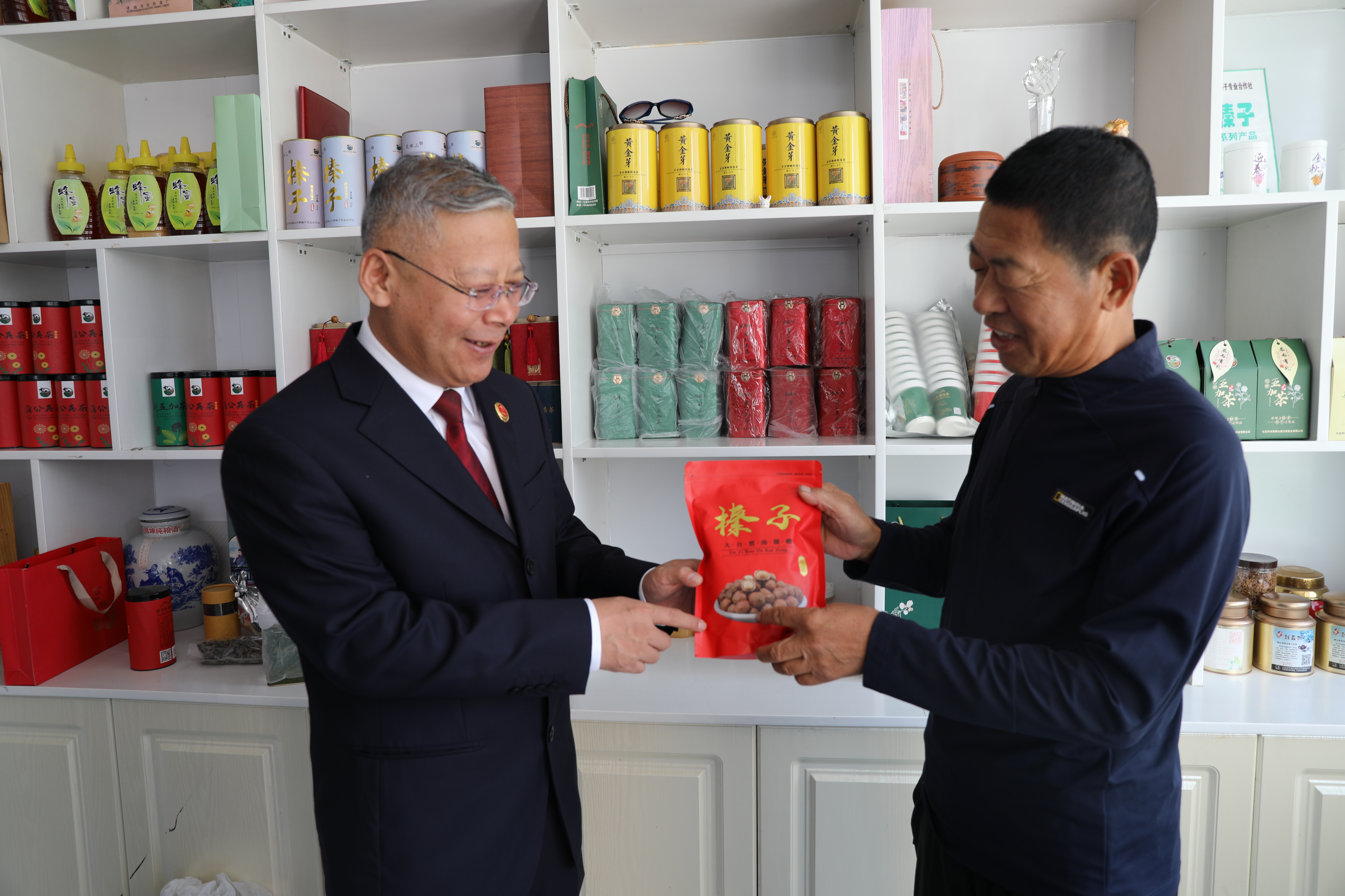 黑龙江省人大代表李开利：让红色土地结出更多富民果实