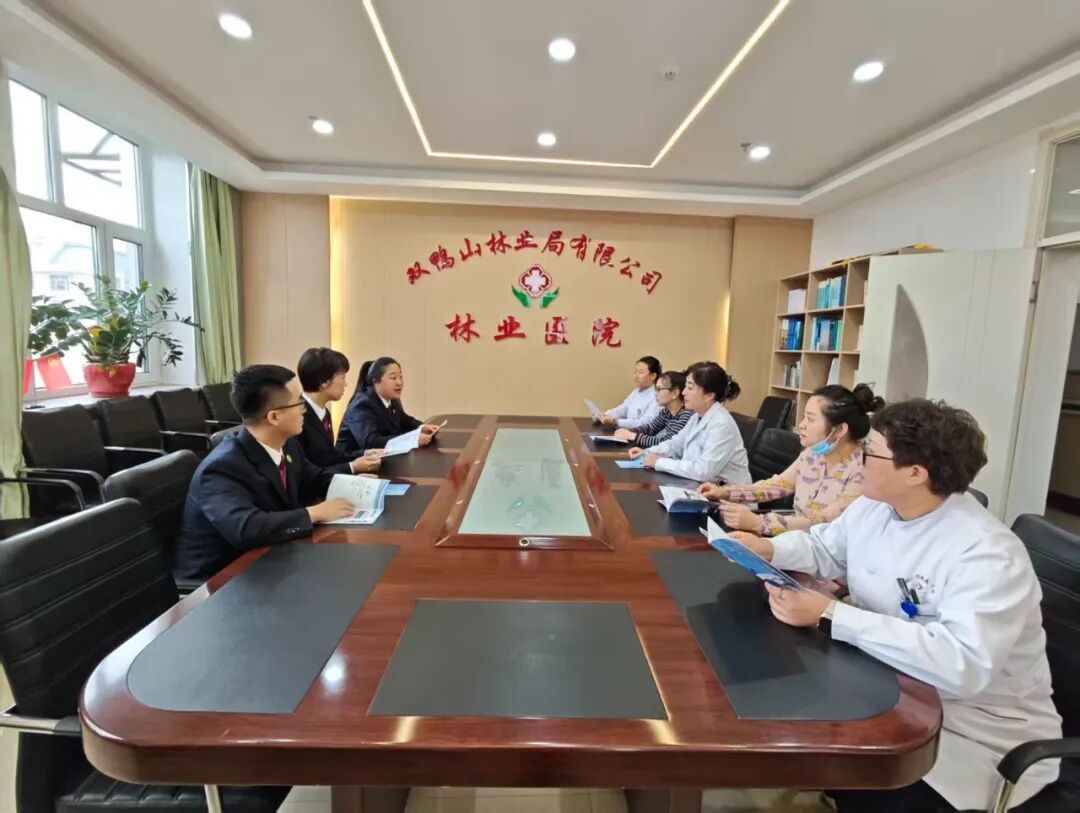 法治大篷车 普法“孕”动员 —— 特别的“贴”心送给特别的您