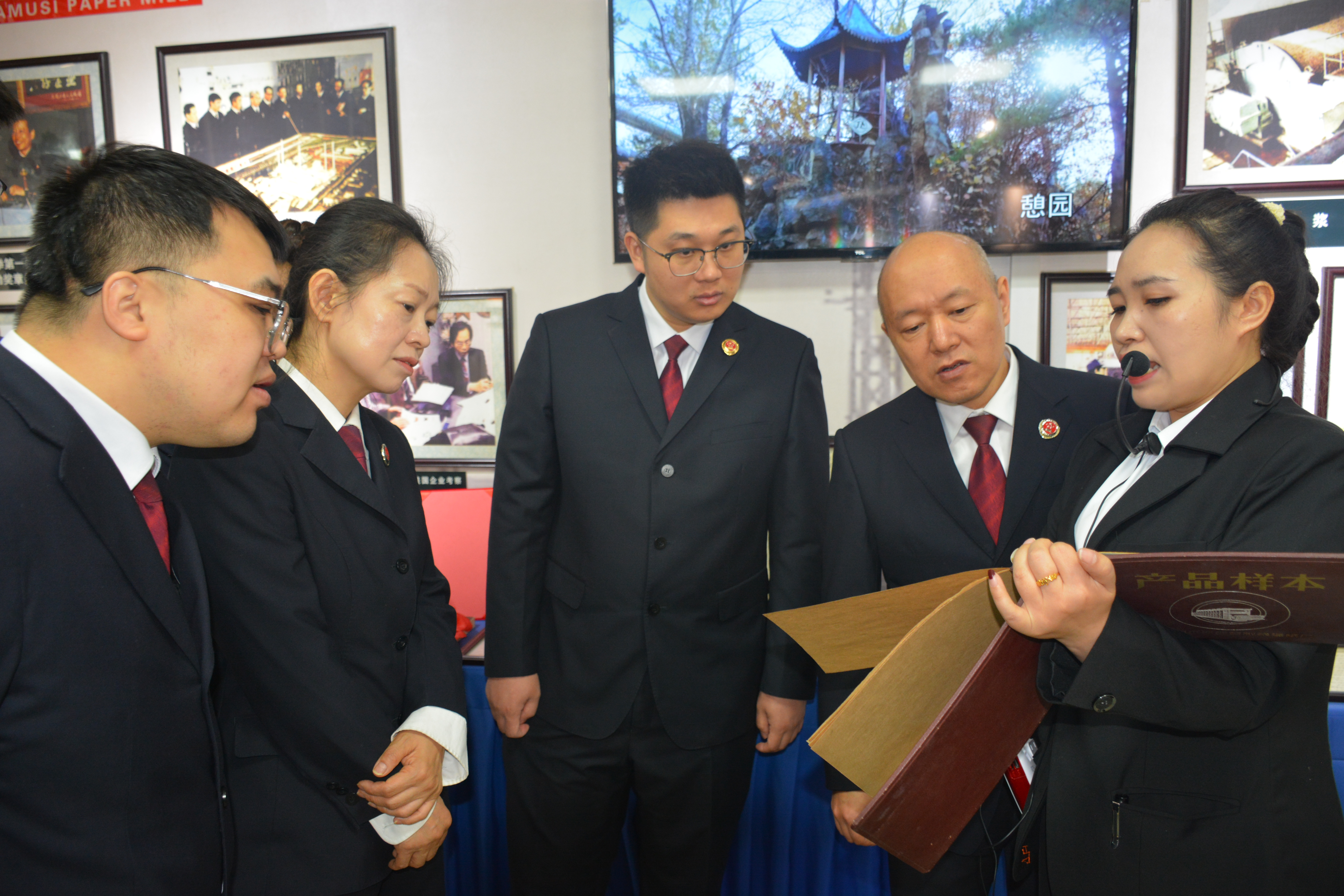 东风区人民检察院走进纸龍博物馆开展主题党日活动