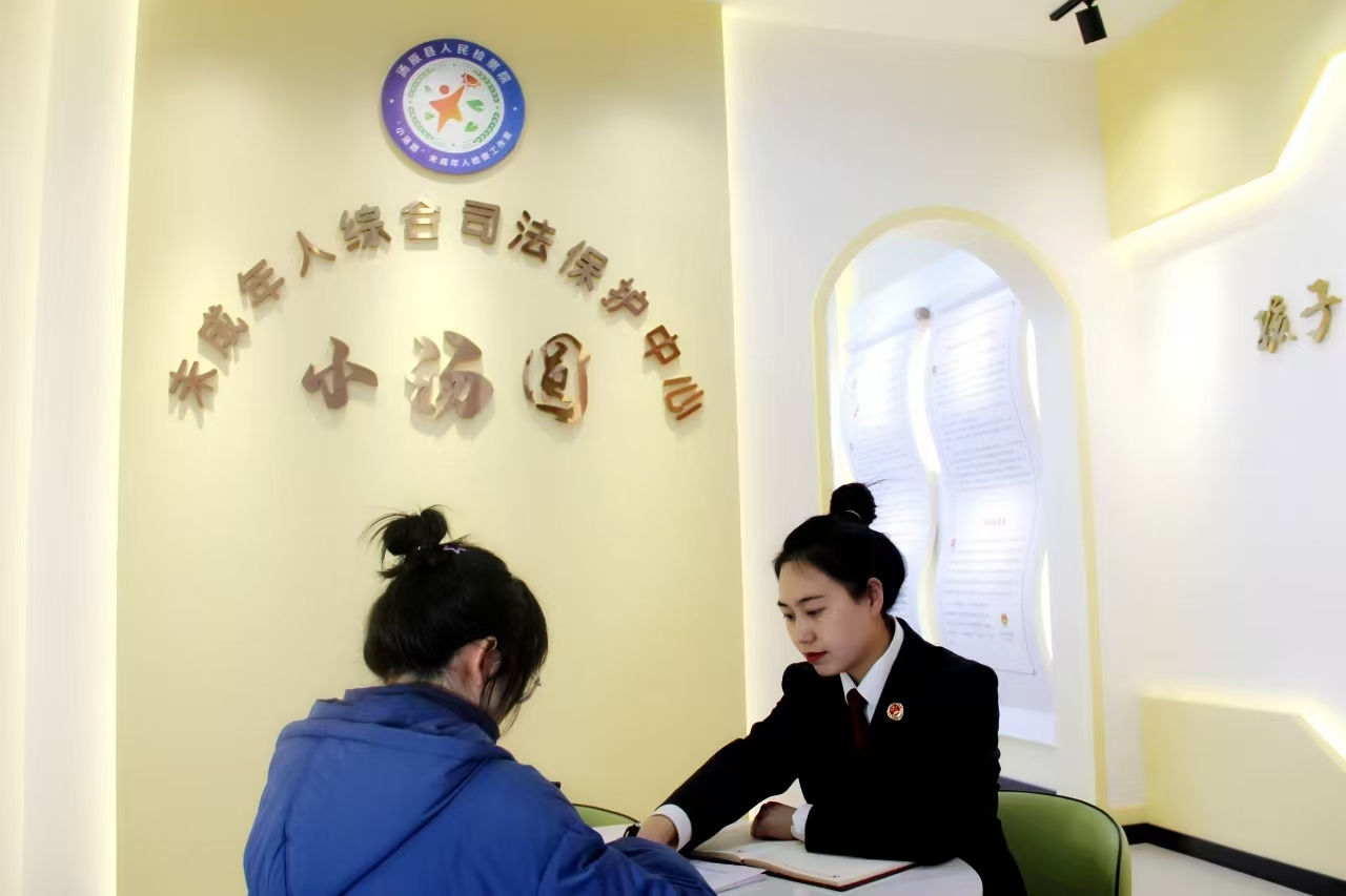 汤原：“我以后想当宇航员，这样是不是就能离妈妈变成的那颗星星更近一些”