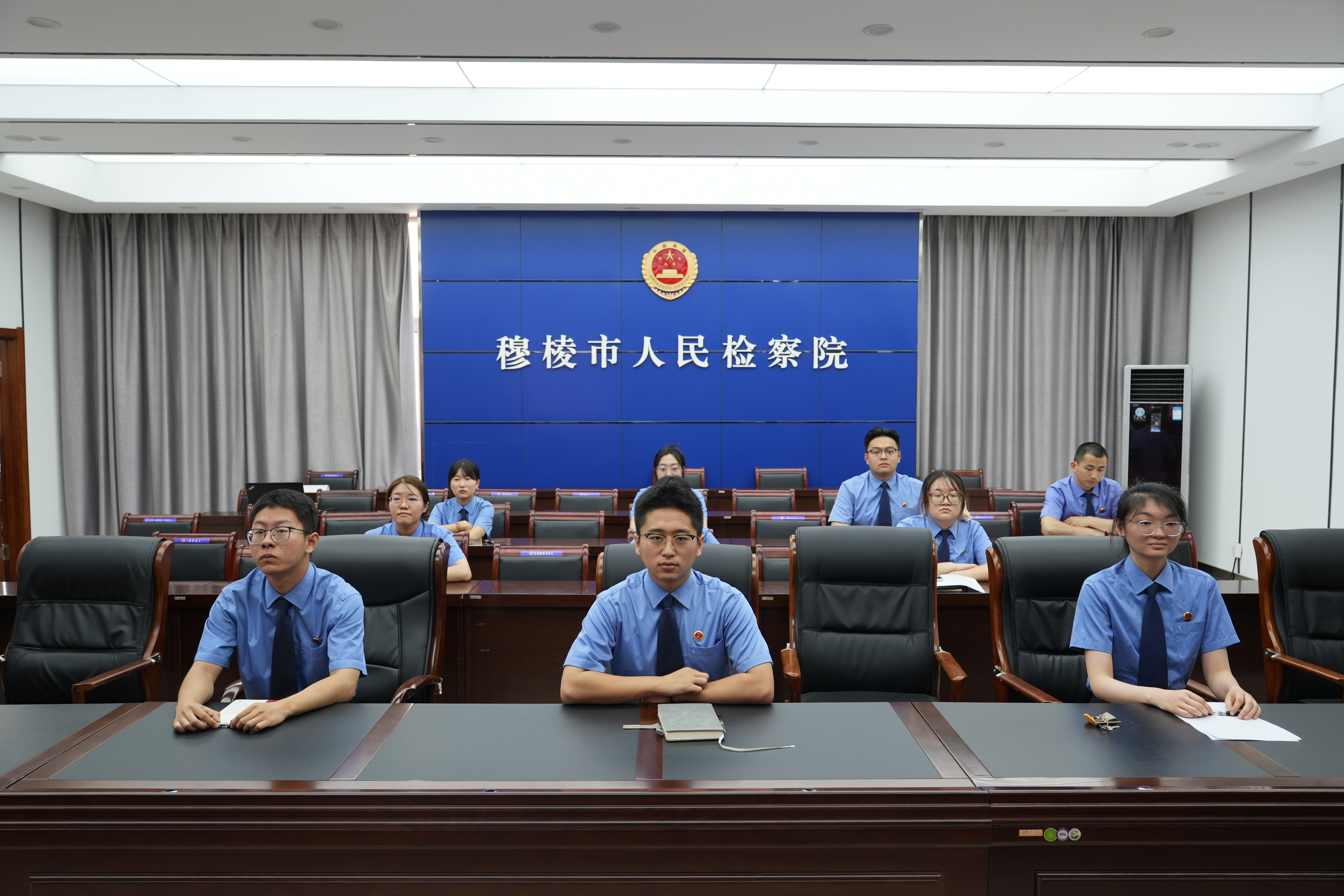 “光影铸魂，红映青春”|穆棱市人民检察院团支部组织开展“...